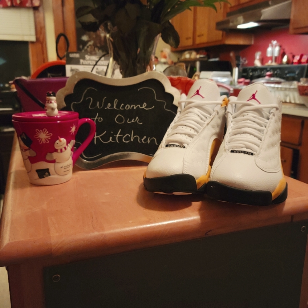 Black and Yellow 'Del Sol' Air Jordan 13